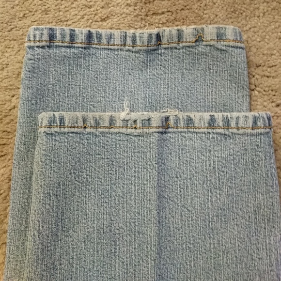 Levi's Relaxed Bootcut Jeans - Picture 7 of 8